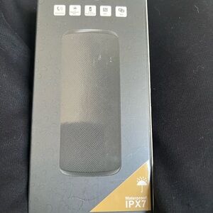 New IPX-7 Portable Waterproof Bluetooth Speaker - Black $20